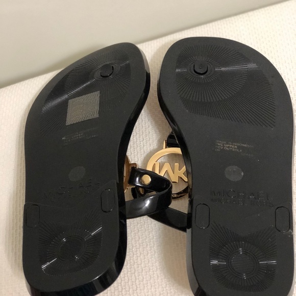 🌟New Authentic Mk black sandals🌟 - Picture 6 of 6